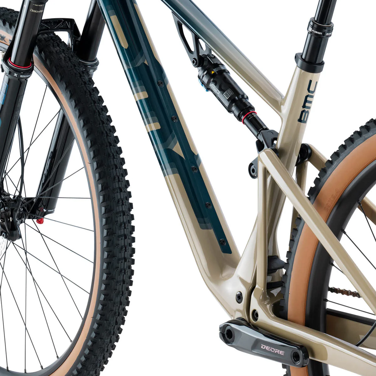 innovation-2024-fourstroke-lt-two-03-go-long